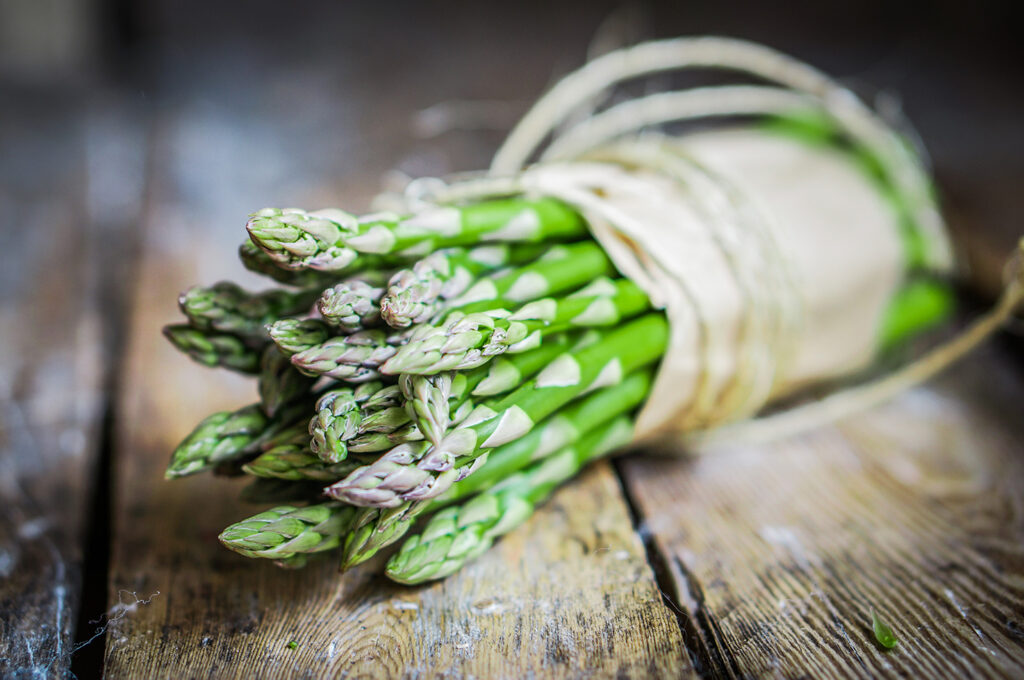 Asparagus make for a healthy snack.